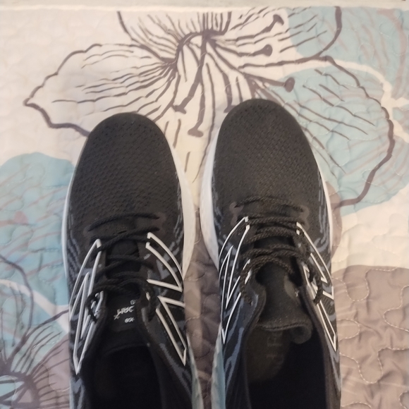 New Balance Shoes Womens US size10.5Fresh Foam 1080 Running Sneakers Knit LowTop - Picture 16 of 16